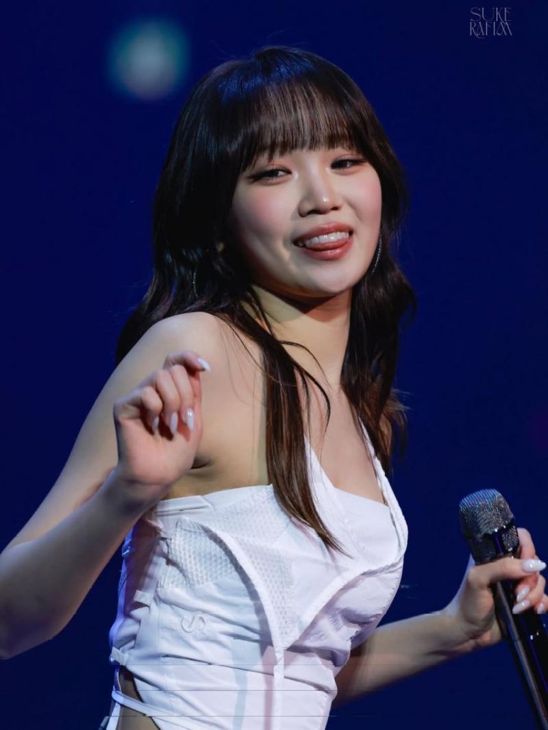 LE SSERAFIM (르세라핌) 김채원