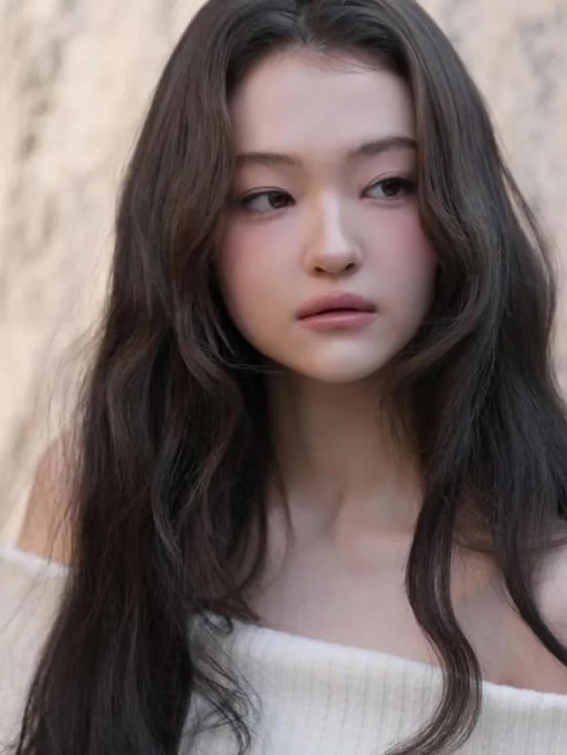 MEOVV (미야오) 엘라