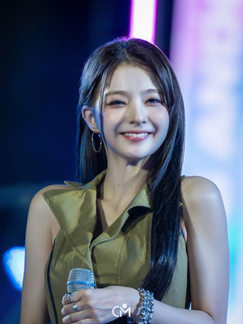 프로미스나인 이나경