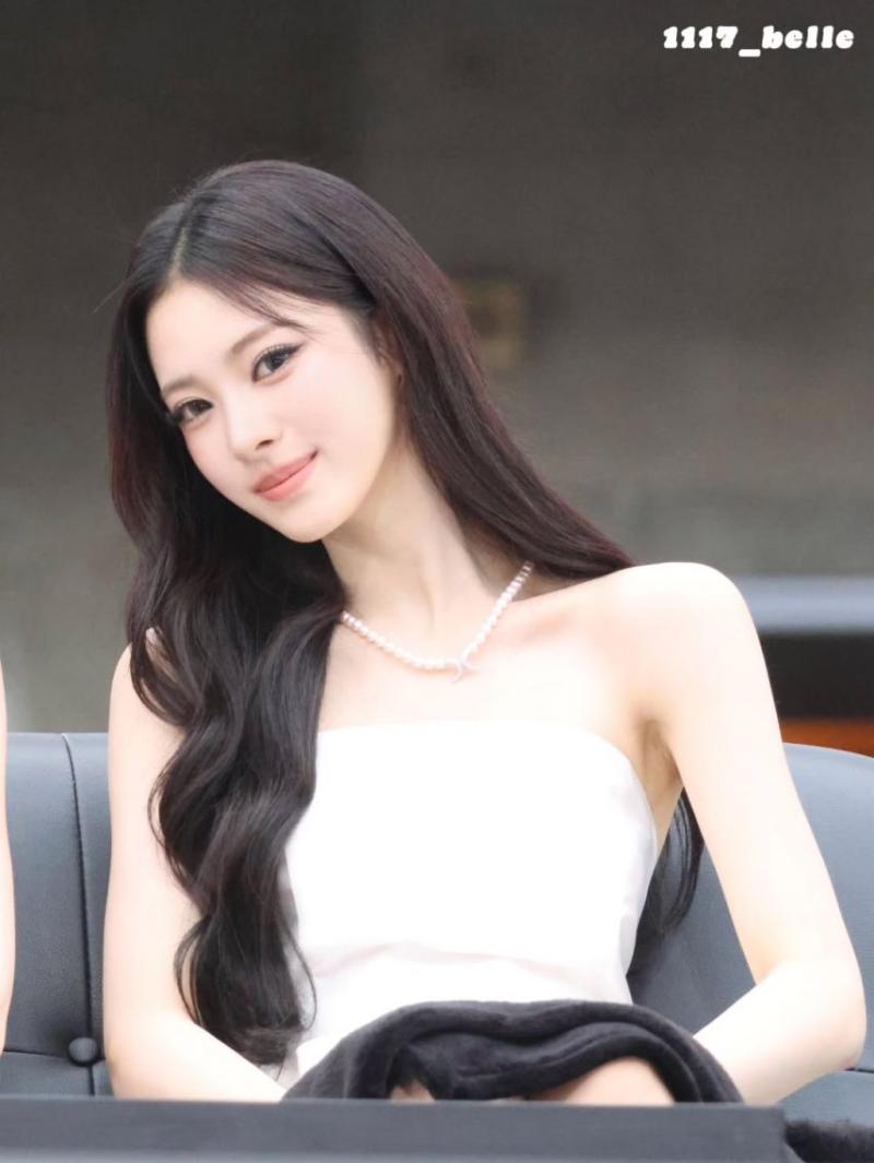 MEOVV (미야오) 안나