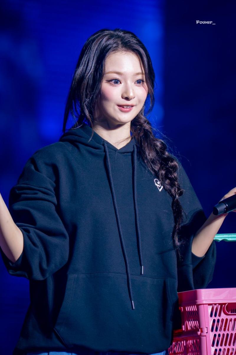 프로미스나인 이나경