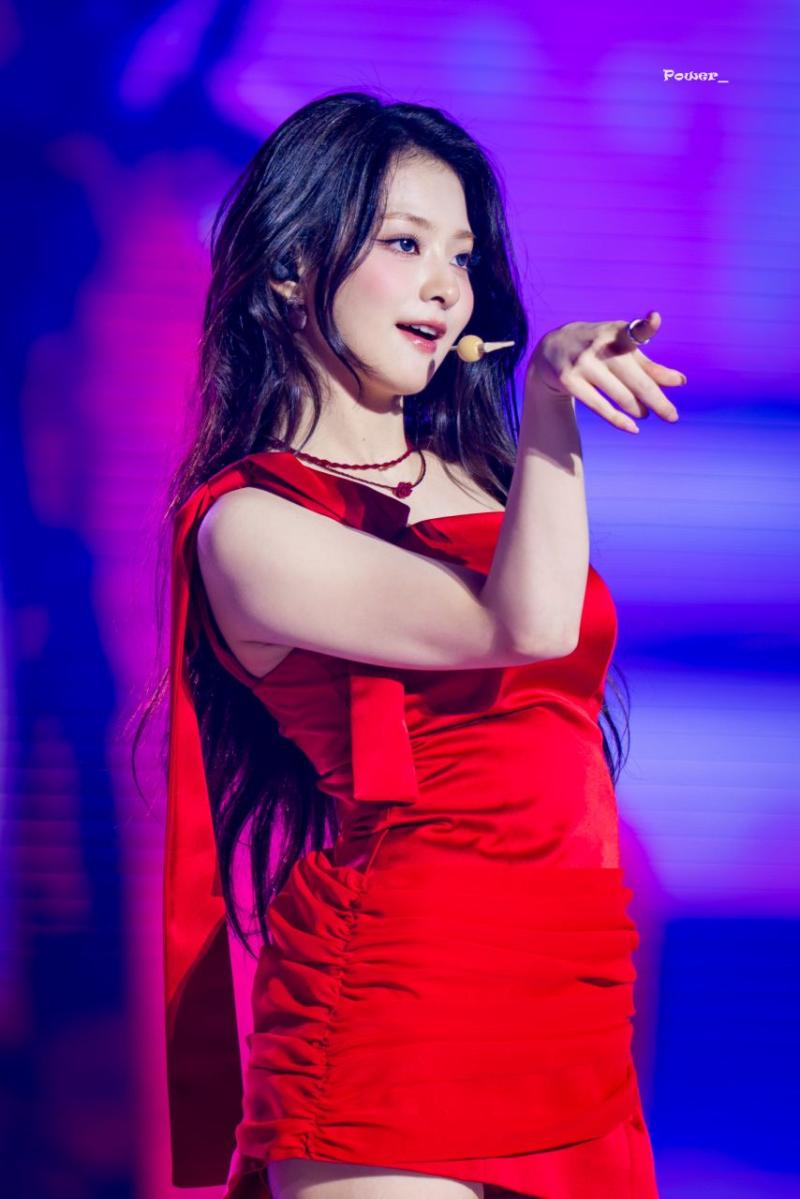 프로미스나인 이나경