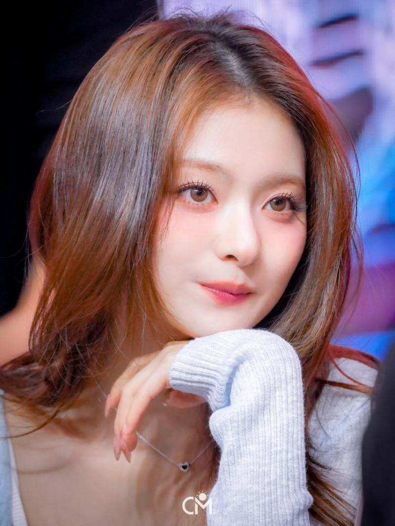 프로미스나인 이나경