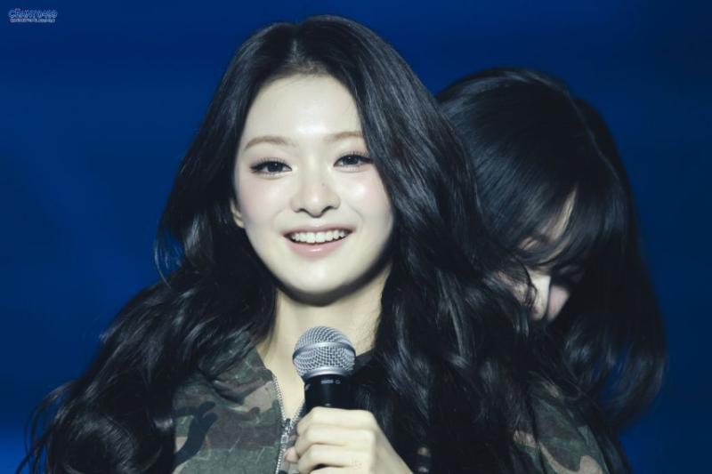 프로미스나인 이나경