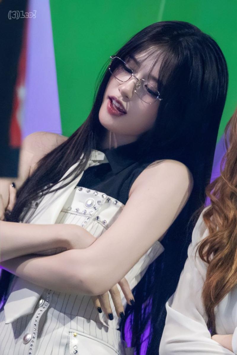 아이브 안유진