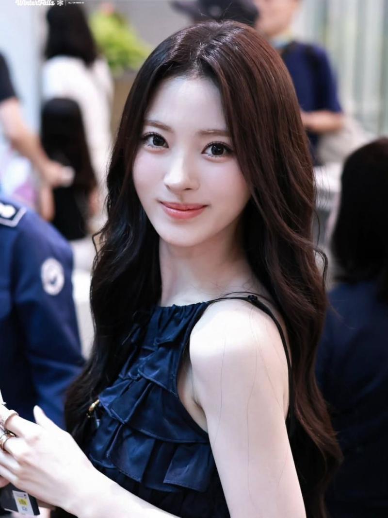 MEOVV (미야오) 안나