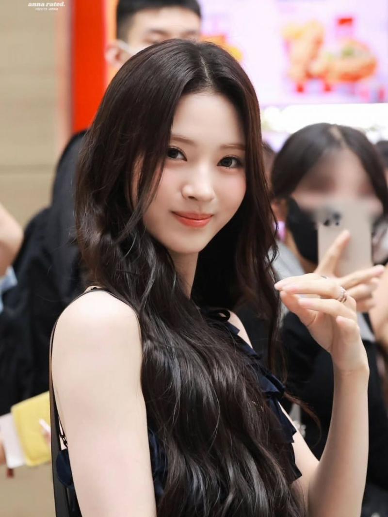 MEOVV (미야오) 안나