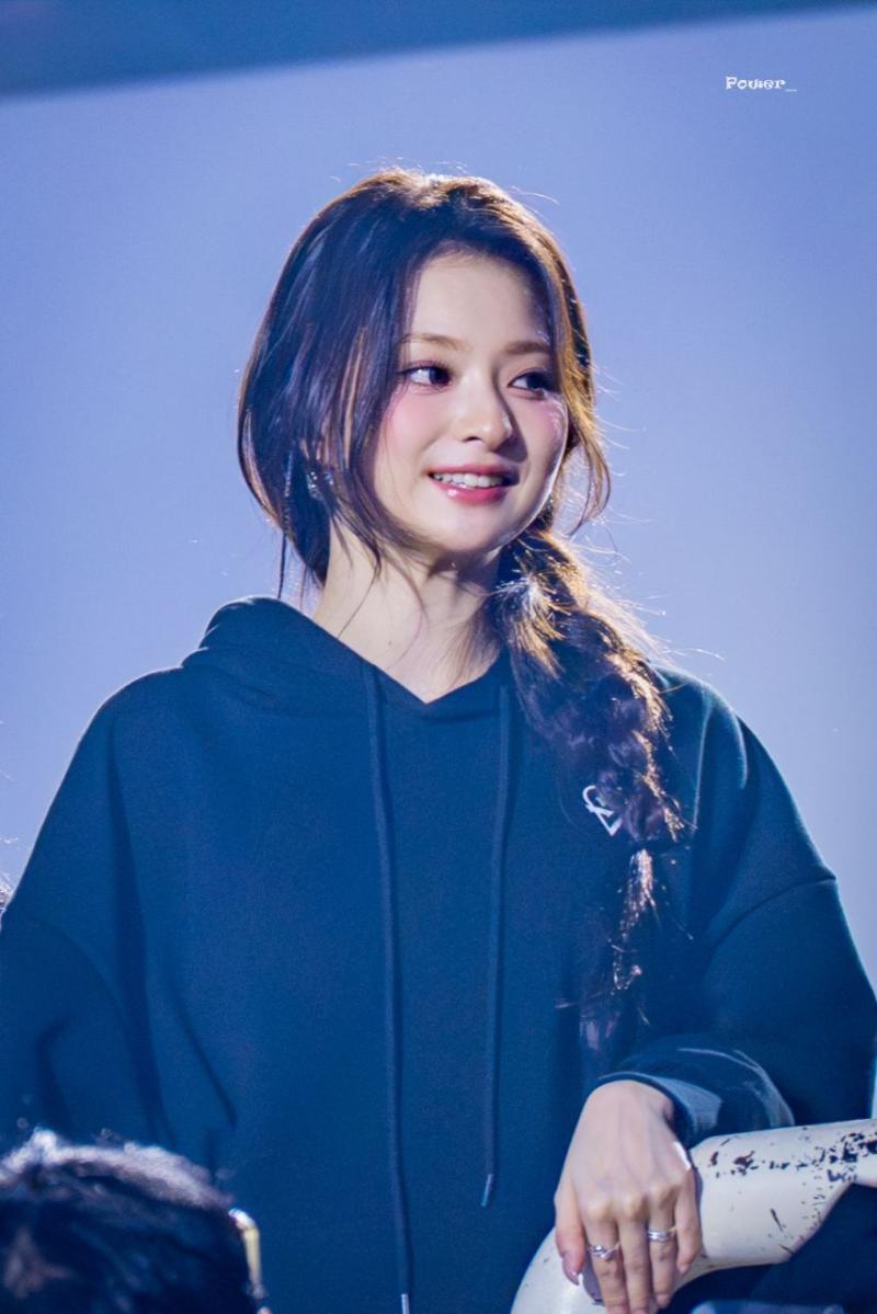 프로미스나인 이나경