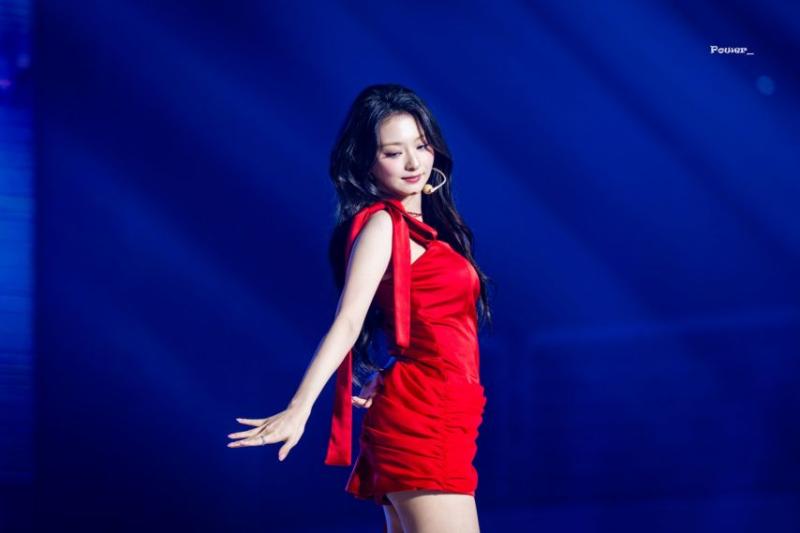 프로미스나인 이나경