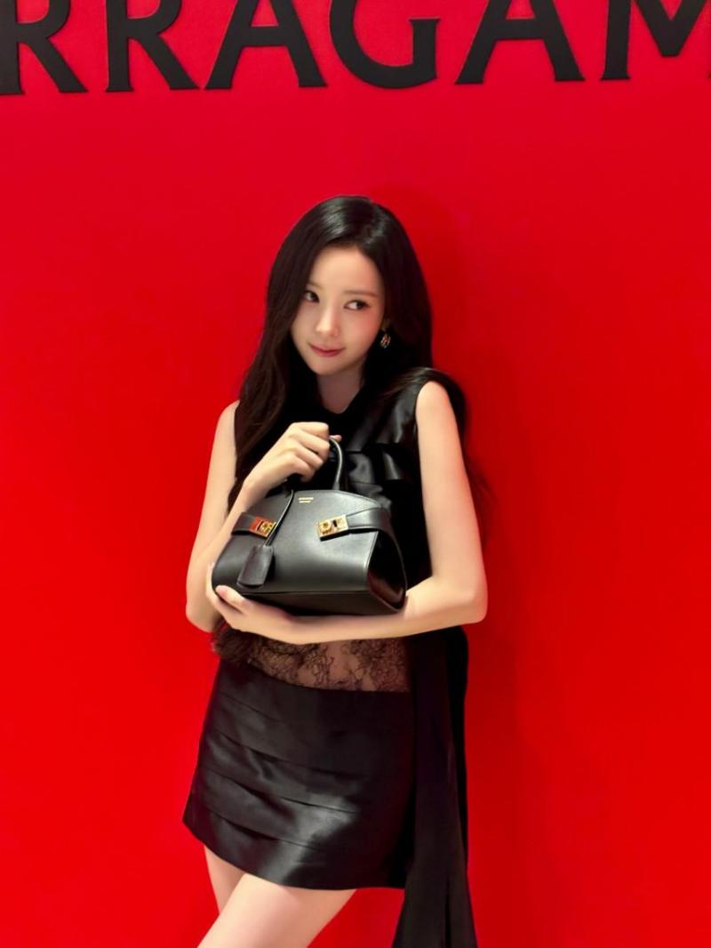MEOVV (미야오) 나린