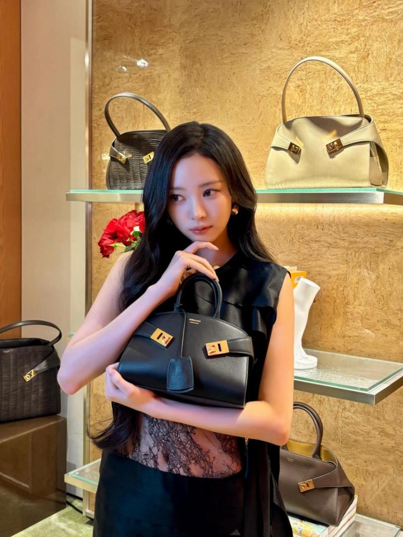 MEOVV (미야오) 나린