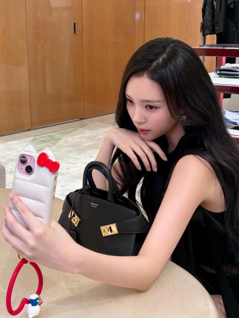 MEOVV (미야오) 나린