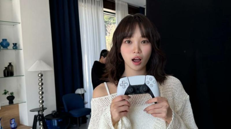 [르세라핌] 플레이스테이션 모델이 된 김채원