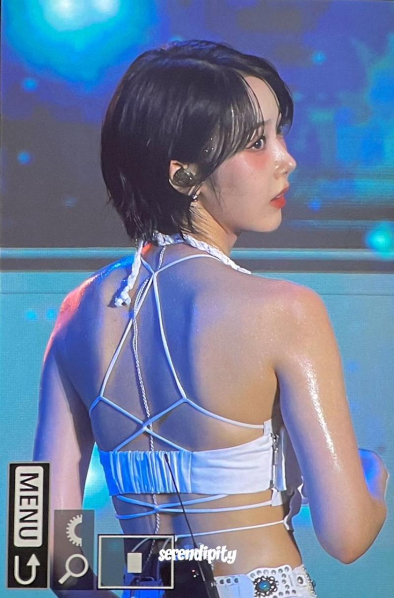 땀 젖은 VIVIZ 신비