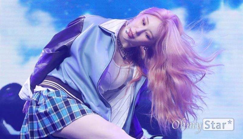 이채연