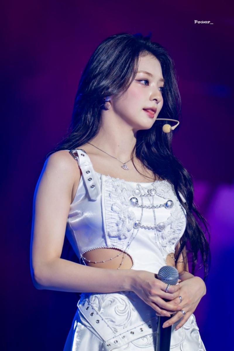 프로미스나인 이나경