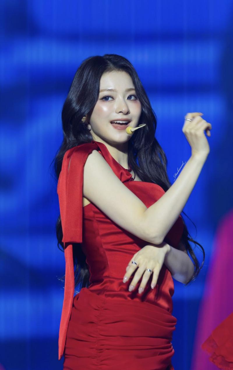 프로미스나인 이나경