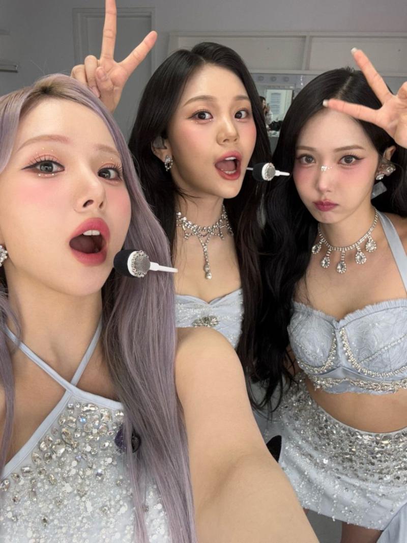 은하 신비 엄지 VIVIZ비비지 4주년