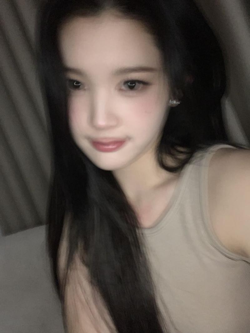 하츠투하츠 에이나