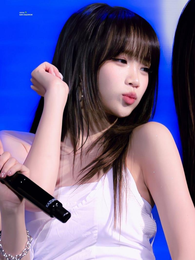 LE SSERAFIM (르세라핌) 김채원