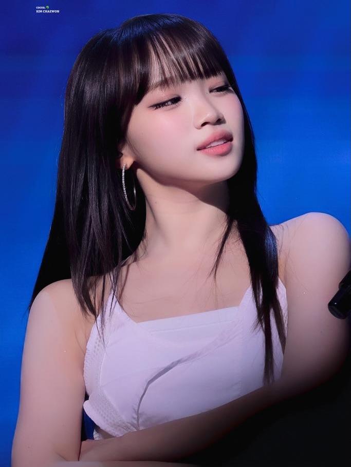 LE SSERAFIM (르세라핌) 김채원