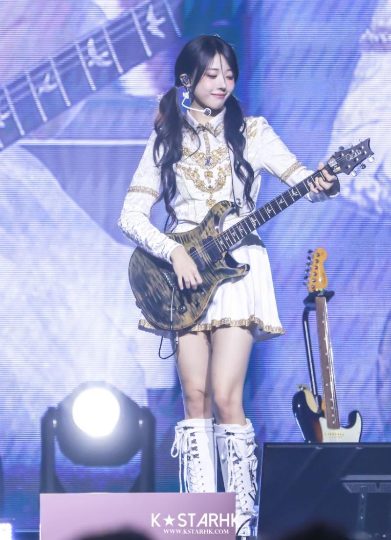 QWER 히나