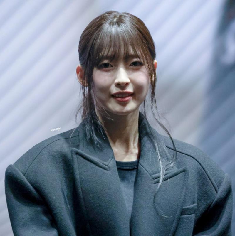 아린 오마이걸 260210 매드댄스오피스 무대인사