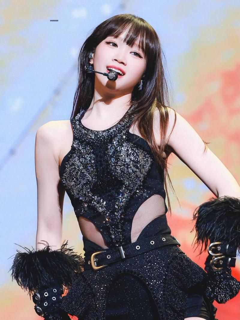 LE SSERAFIM (르세라핌) 김채원