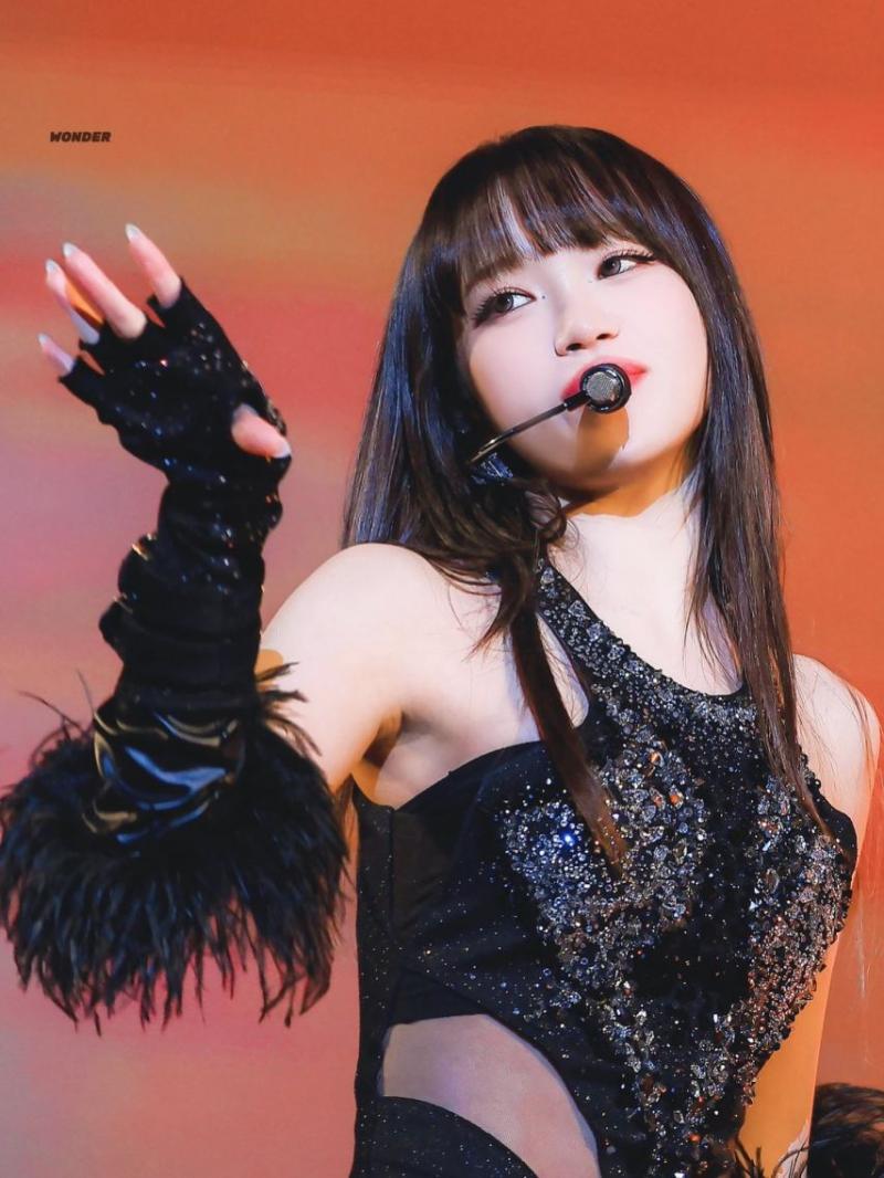 LE SSERAFIM (르세라핌) 김채원