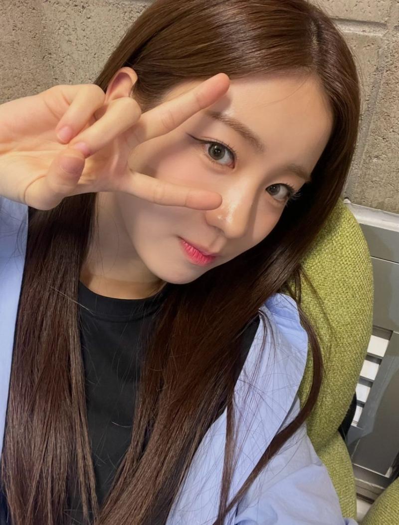 우연 WOOAH우아 인별 등 030211 생일 with 나나 소라 루시 민서