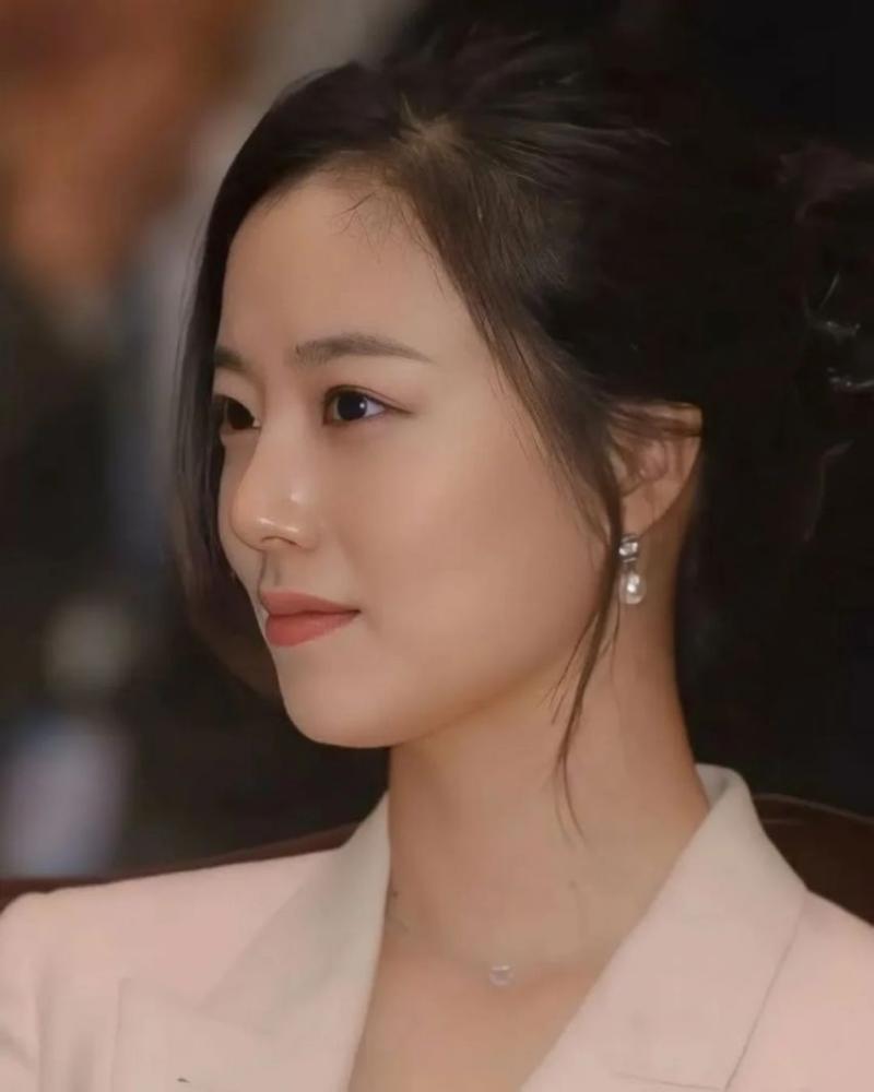 문채원