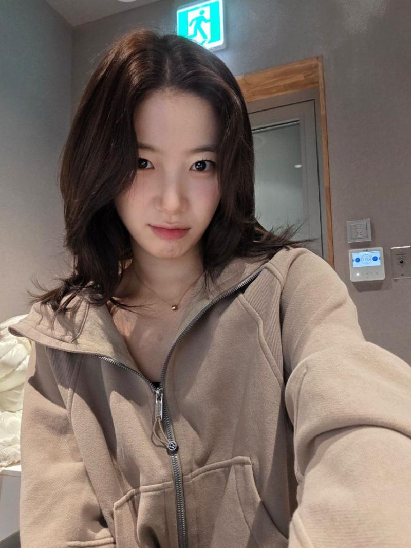 LE SSERAFIM (르세라핌) 카즈하