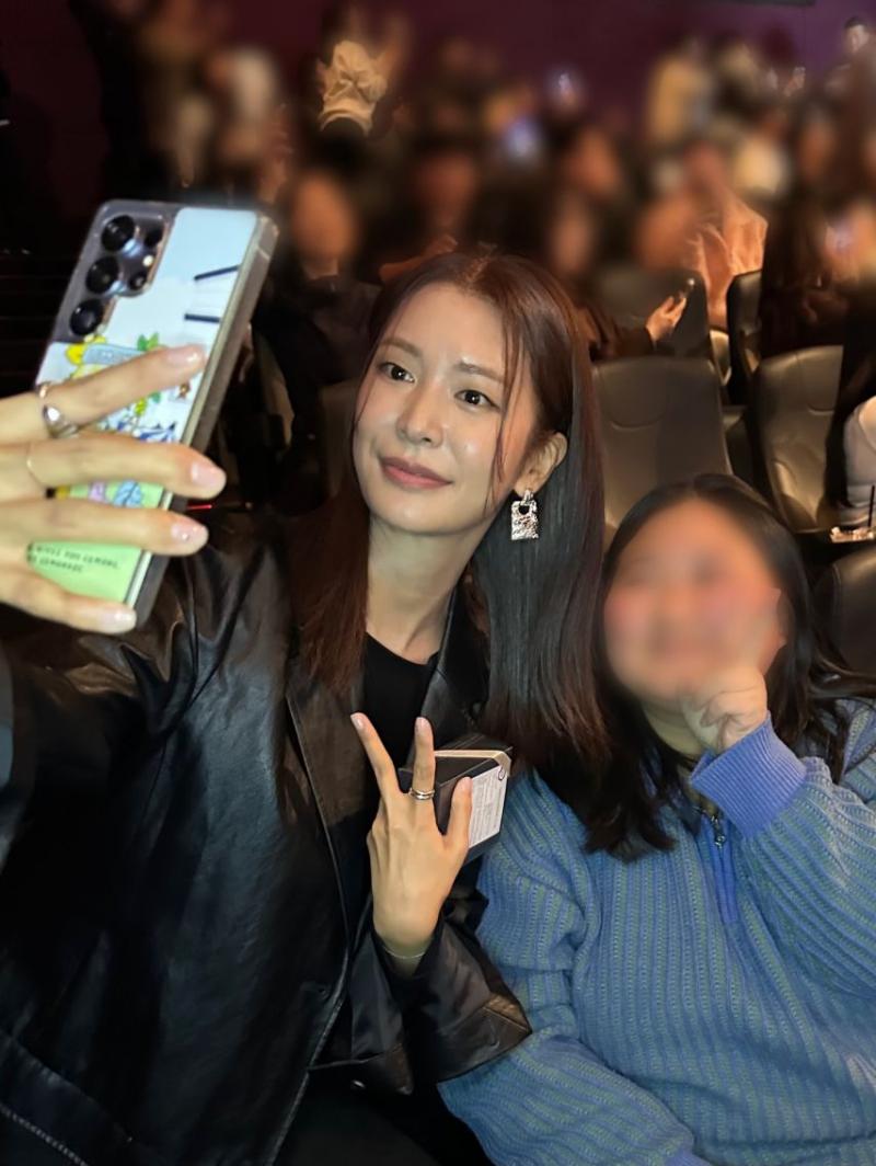 신세경 조인성 박정민 박해준 정유진 이신기 휴민트