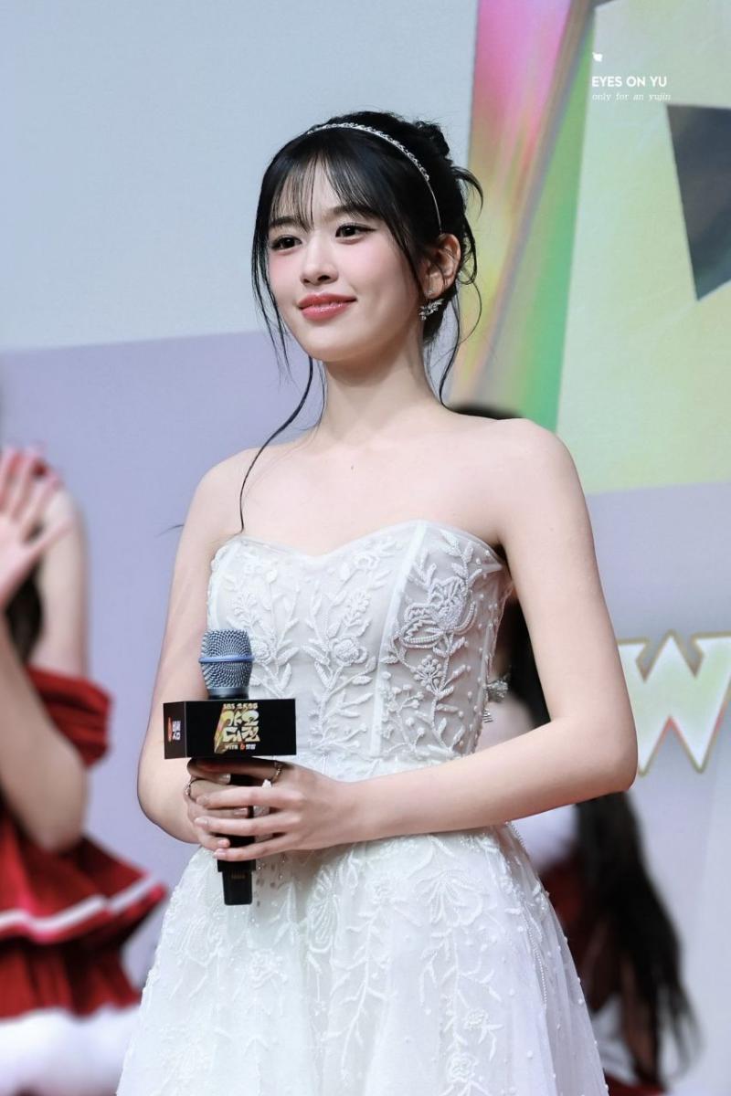 아이브 안유진