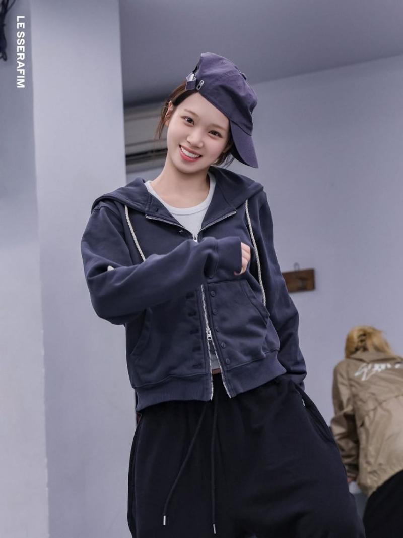 LE SSERAFIM (르세라핌) 김채원