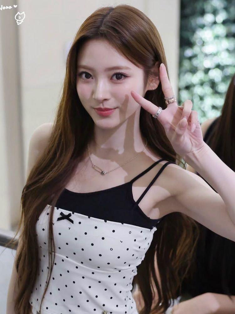 MEOVV (미야오) 안나