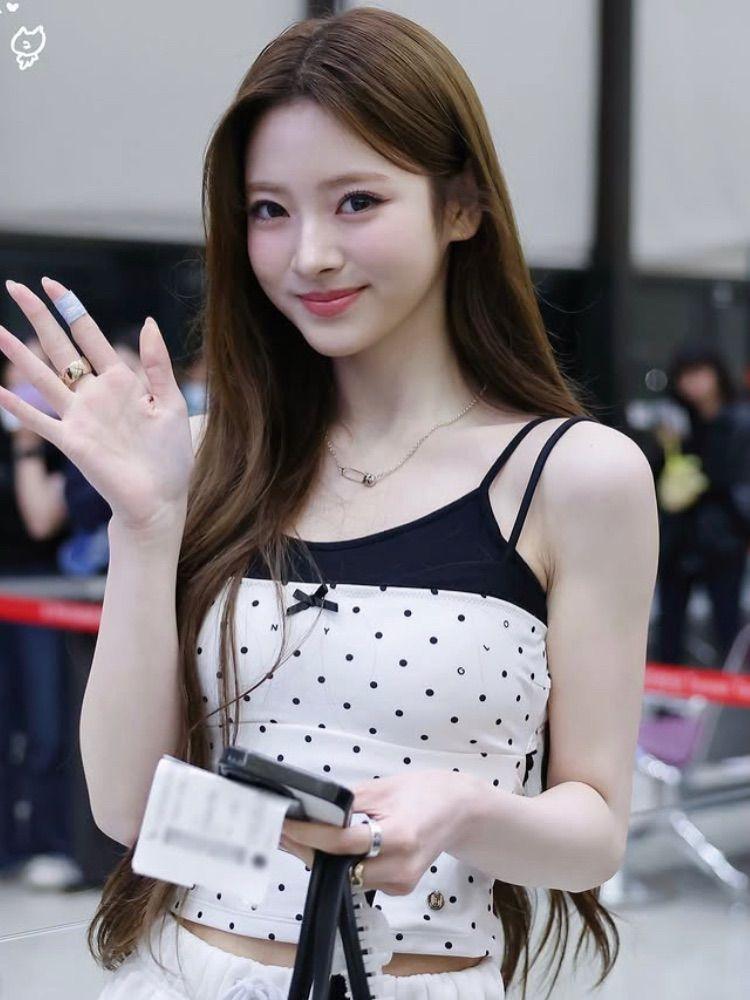 MEOVV (미야오) 안나