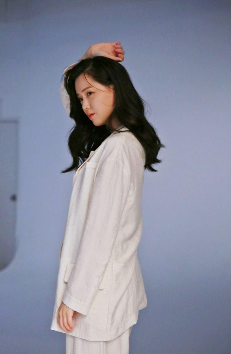 배우 김지은