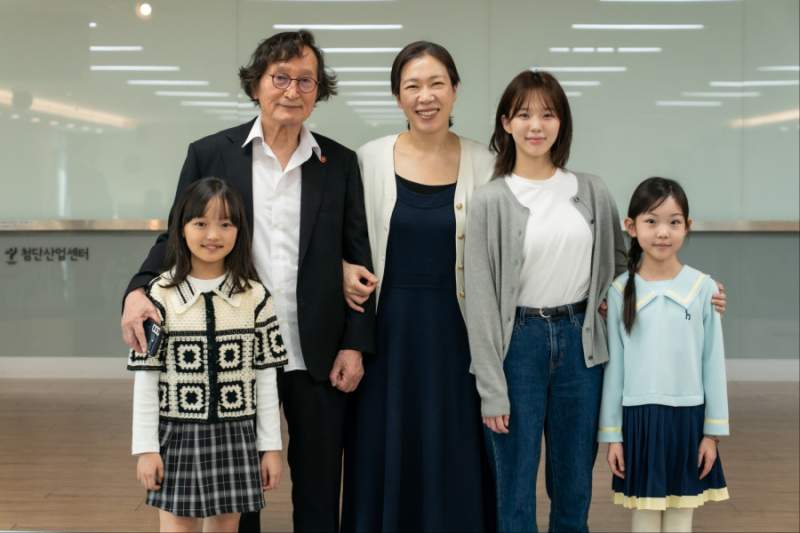 제주 4.3 배경 '내 이름은' 염혜란 해외 포스터