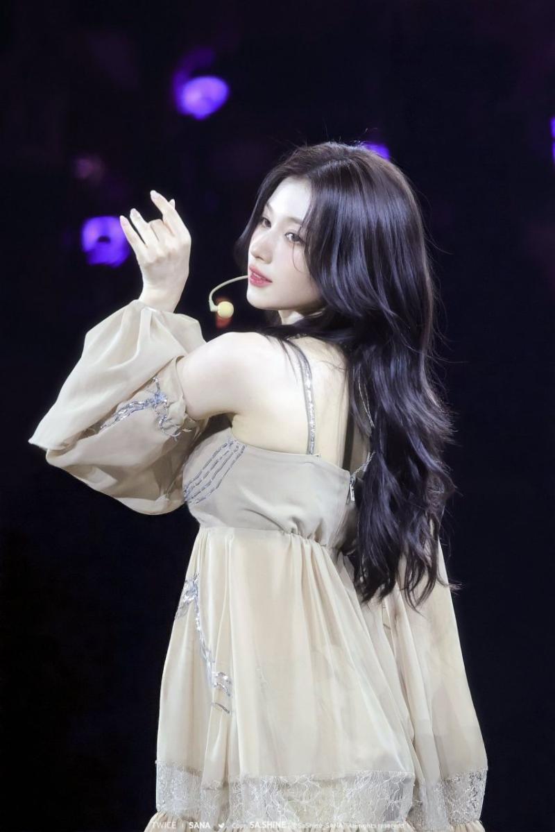 트와이스 사나