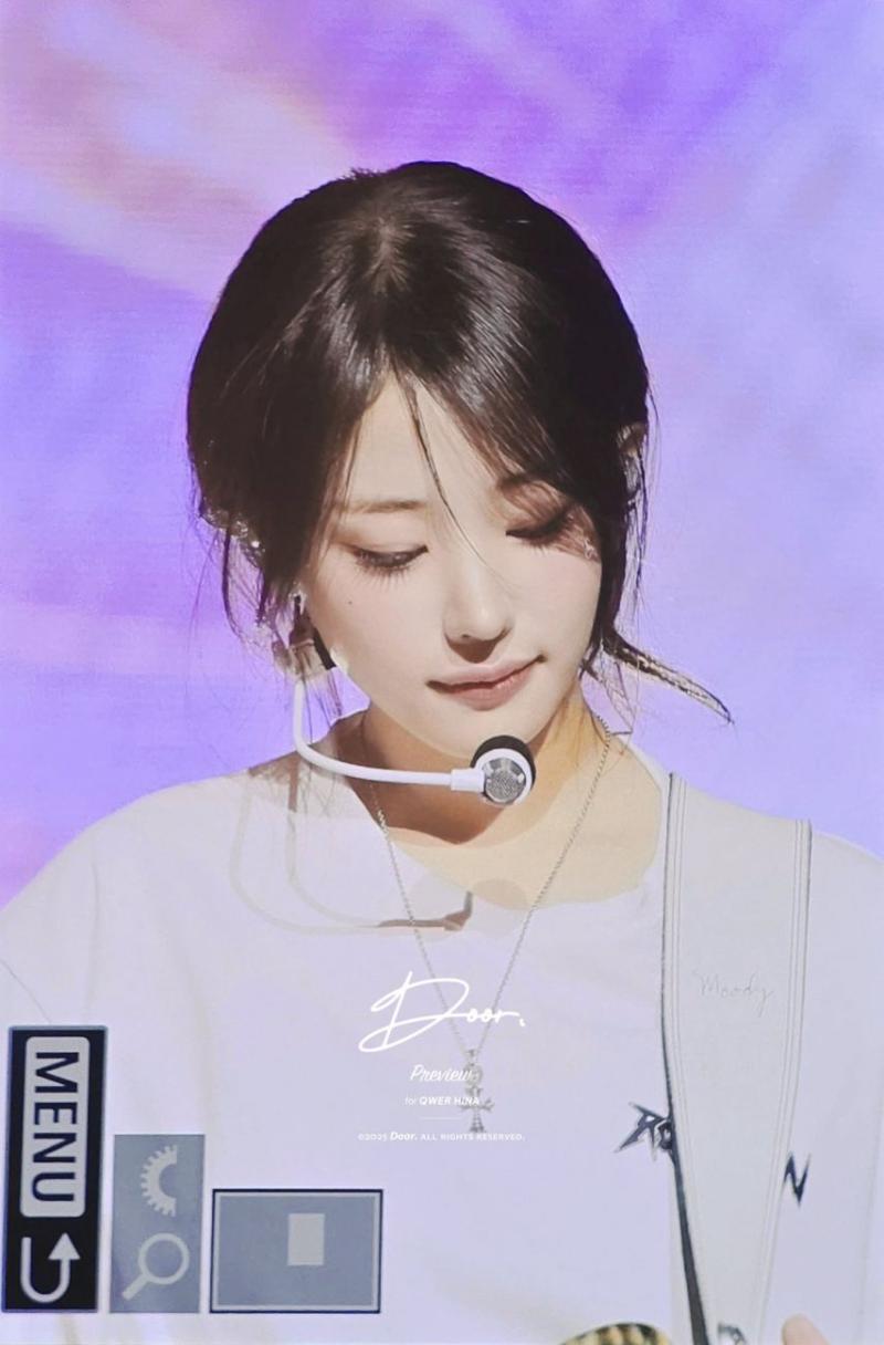 QWER 히나