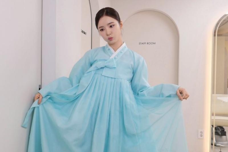 신세경 휴민트 무대인사 등