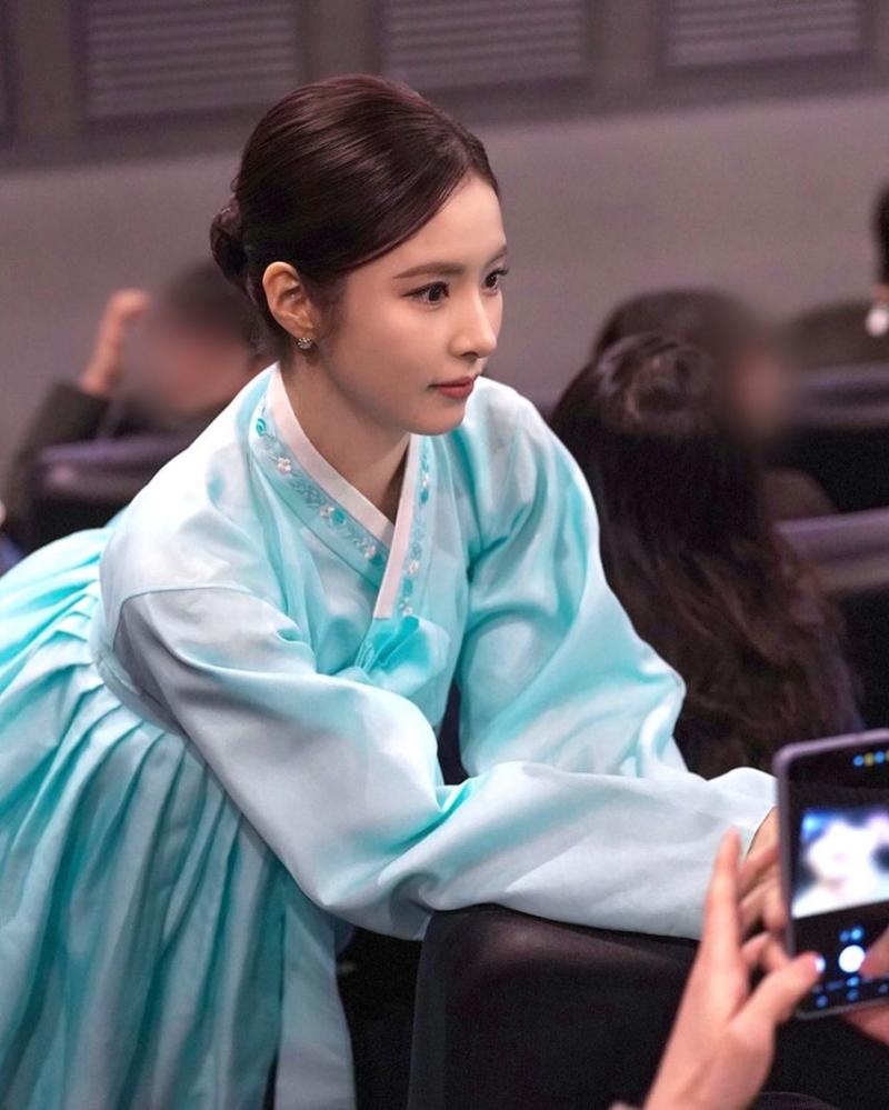 신세경 휴민트 무대인사 등