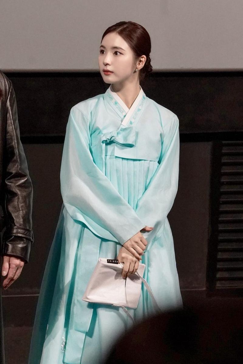 신세경 휴민트 무대인사 등
