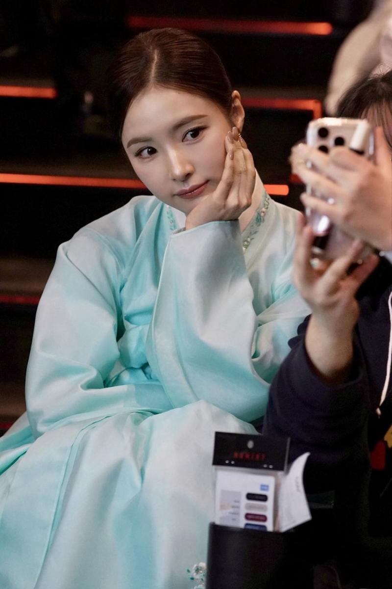 신세경 휴민트 무대인사 등