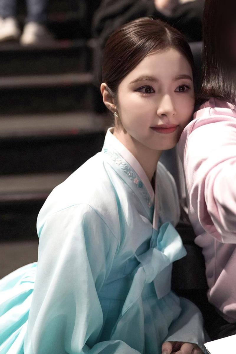 신세경 휴민트 무대인사 등