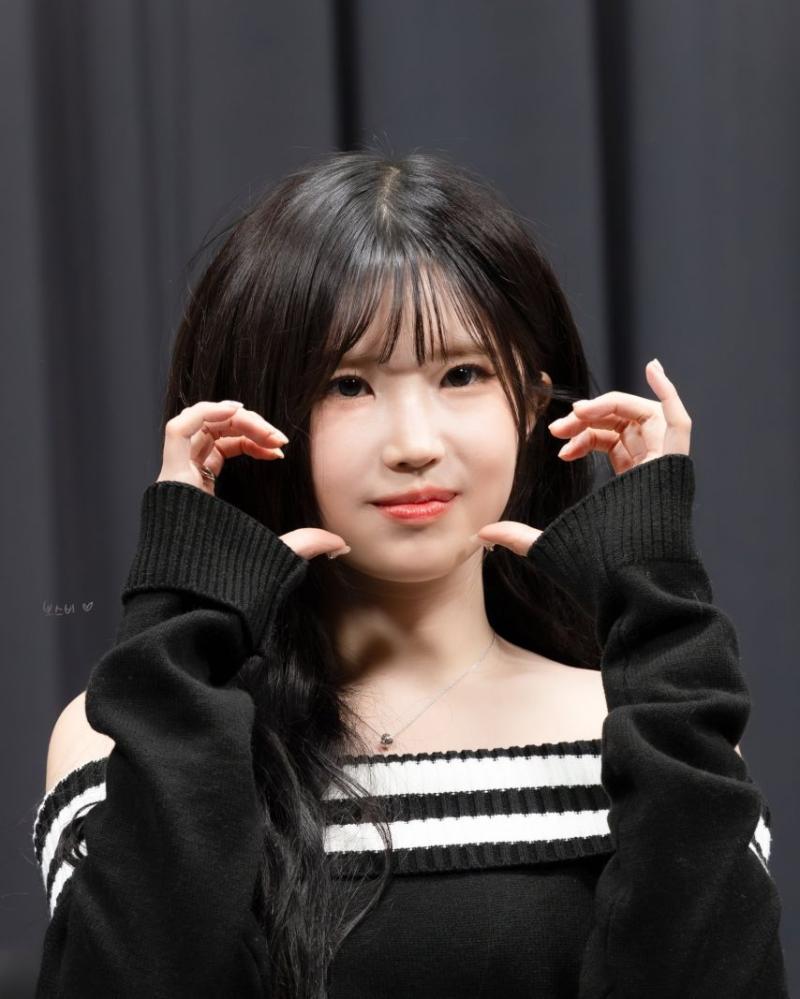프로미스나인 송하영
