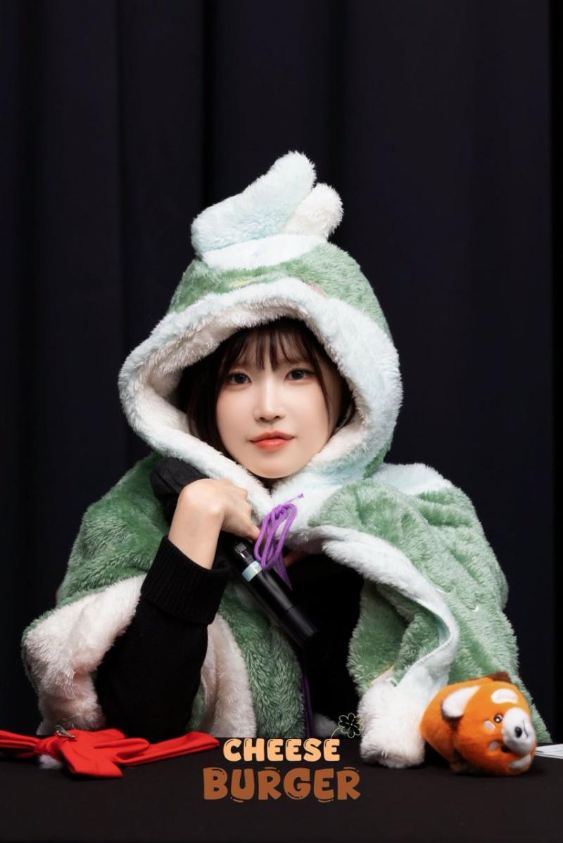 프로미스나인 송하영