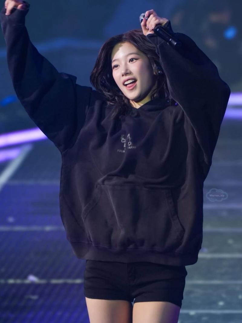 LE SSERAFIM (르세라핌) 카즈하