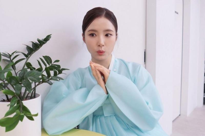 신세경 한복